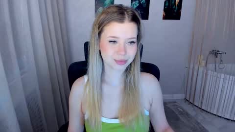 Snapshot of unforgettablalice chatting on 03.26.26 Alice online show from 03.26.26