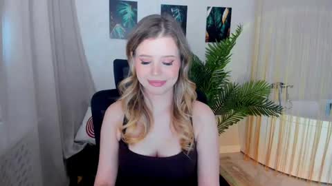 Snapshot of unforgettablalice chatting on 04.11.26 Alice online show from 04.11.26