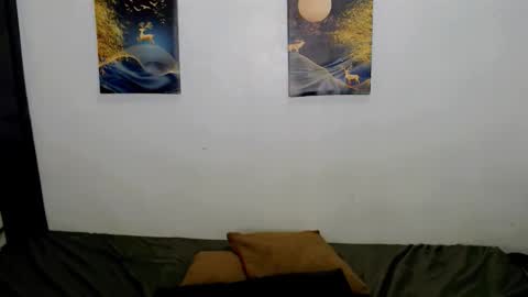 Snapshot of unforgettable_ava chatting on 11.23.25 Rhian online show from 11.23.25