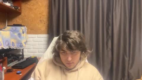 Snapshot of unholy_heat chatting on 10.23.25 Anri online show from 10.23.25