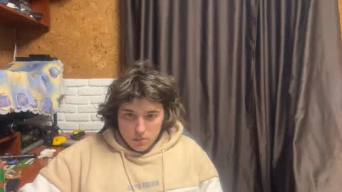 Snapshot of unholy_heat chatting on 12.16.25 Anri online show from 12.16.25