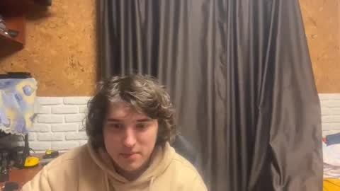 Snapshot of unholy_heat chatting on 12.21.25 Anri online show from 12.21.25