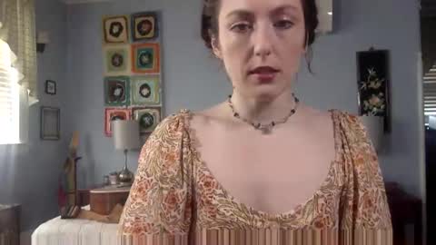 Lola Moonstone online show from 05.17.26
