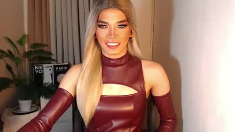 Miss Andrea online show from 10.05.25