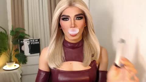 Miss Andrea online show from 11.24.25