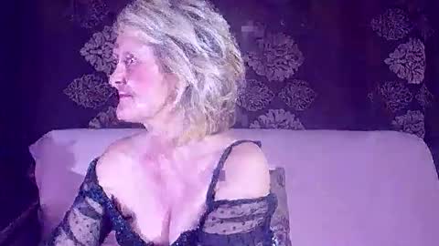 Snapshot of unrealgrannyforfun chatting on 04.18.26 Nelly online show from 04.18.26