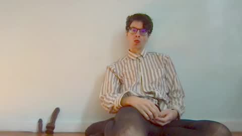 Snapshot of upsetboy chatting on 10.26.25 deaf mute boy online show from 10.26.25