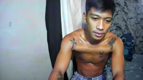 Snapshot of ur_asianpinoy chatting on 11.11.25 ur_asianpinoy online show from 11.11.25