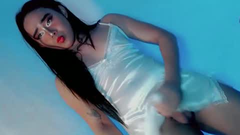 ur_caroline18 online show from 10.05.25