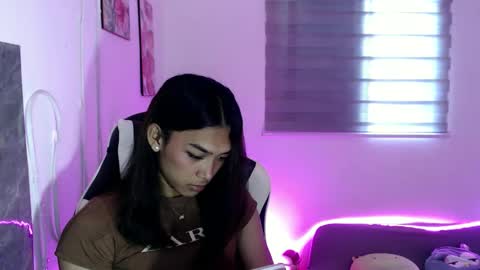 Snapshot of ur_dazzlingmorenaxx chatting on 09.19.25 ur_dazzlingmorenaxx online show from 09.19.25