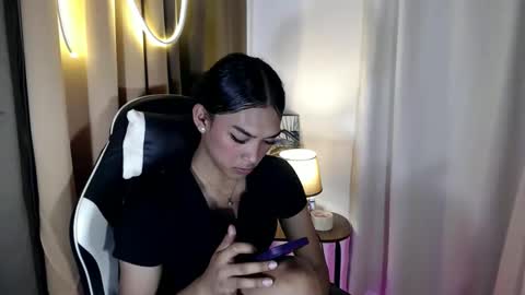 Snapshot of ur_dazzlingmorenaxx chatting on 11.04.25 ur_dazzlingmorenaxx online show from 11.04.25