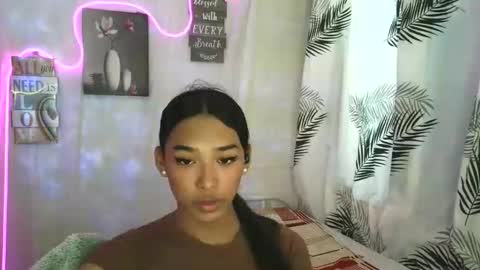 ur_dazzlingmorenaxx online show from 04.11.26
