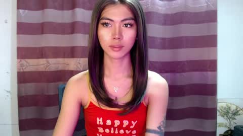 Snapshot of ur_extra_petite chatting on 06.23.26 online show from 06.23.26
