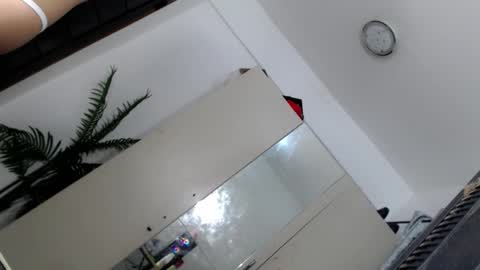 Snapshot of ur_julie chatting on 11.01.25 Cleo online show from 11.01.25