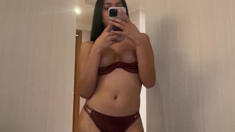 Snapshot of ur_mija_veronica chatting on 04.20.26 Veronica Lodge online show from 04.20.26