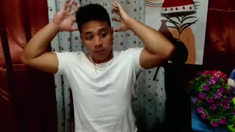 Snapshot of ur_pinoydave chatting on 12.14.24 Dave online show from 12.14.24