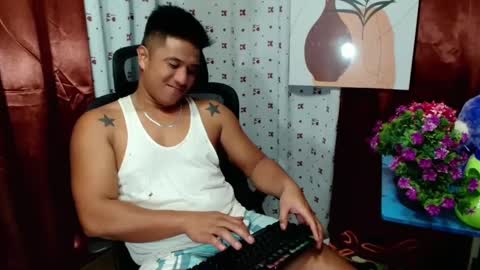 Snapshot of ur_pinoydave chatting on 12.15.24 Dave online show from 12.15.24