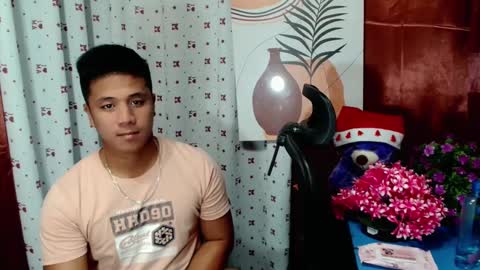 Snapshot of ur_pinoydave chatting on 12.20.24 Dave online show from 12.20.24