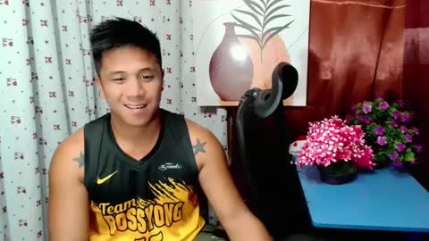 Snapshot of ur_pinoydave chatting on 12.21.24 Dave online show from 12.21.24