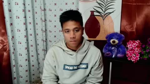 Snapshot of ur_pinoydave chatting on 12.21.24 Dave online show from 12.21.24