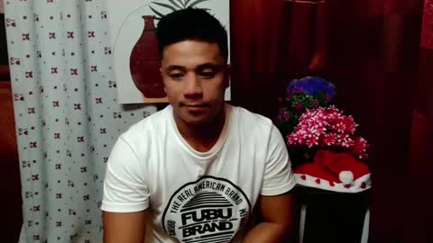 Snapshot of ur_pinoydave chatting on 12.26.24 Dave online show from 12.26.24