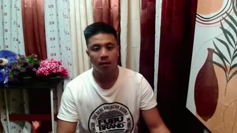 Snapshot of ur_pinoydave chatting on 03.03.25 Dave online show from 03.03.25