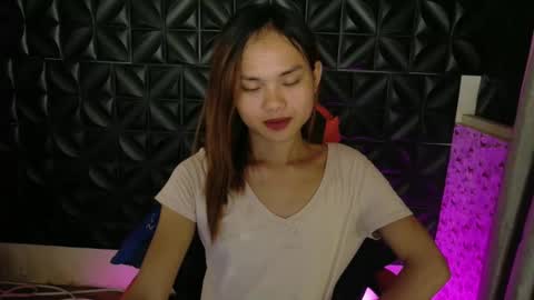 Snapshot of urasian_crisa chatting on 04.23.26 urasian_crisa online show from 04.23.26