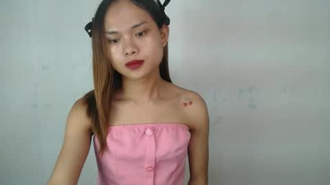 Snapshot of urasian_crisa chatting on 05.16.26 urasian_crisa online show from 05.16.26