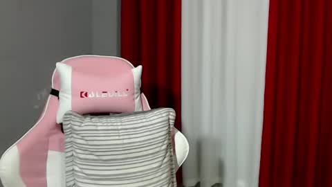 Snapshot of urasian_erica chatting on 12.12.24 urasian_erica online show from 12.12.24