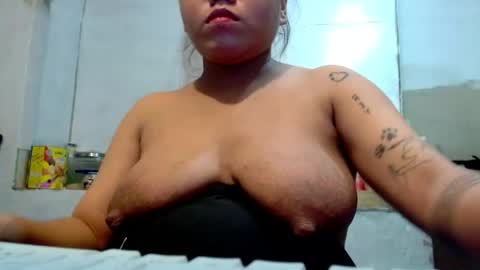 Snapshot of urasian_joy chatting on 05.08.26 urasian_joy online show from 05.08.26