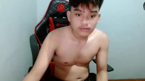 Snapshot of urasian_kentoyxx77 chatting on 11.28.25 Kentoy online show from 11.28.25