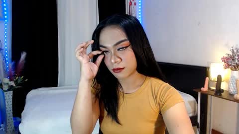 Olivia online show from 02.10.25