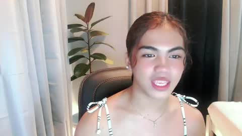 Snapshot of urbaby_anthony chatting on 06.26.26 urbaby_anthony online show from 06.26.26