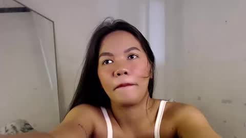 Snapshot of urbeautifulnightmare chatting on 10.16.25 venice online show from 10.16.25