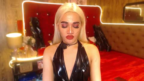 Snapshot of urcumgirlasiants chatting on 01.15.25 KENDALL online show from 01.15.25