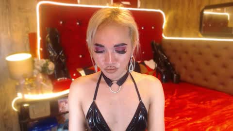 Snapshot of urcumgirlasiants chatting on 01.17.25 KENDALL online show from 01.17.25