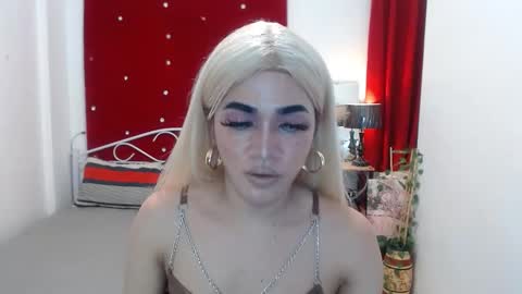 Snapshot of urcumgirlasiants chatting on 02.17.25 KENDALL online show from 02.17.25