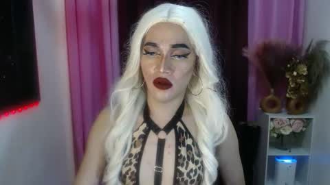 Snapshot of urcumgirlasiants chatting on 10.04.25 KENDALL online show from 10.04.25