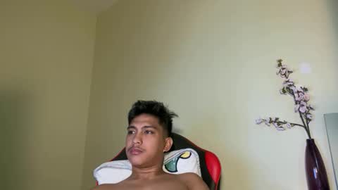 Snapshot of urcuteguy_jhonx chatting on 11.09.25 Dannie online show from 11.09.25