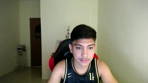 Snapshot of urcuteguy_jhonx chatting on 11.12.25 Dannie online show from 11.12.25