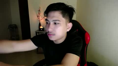 Snapshot of urcuteguy_jhonx chatting on 11.16.25 Dannie online show from 11.16.25