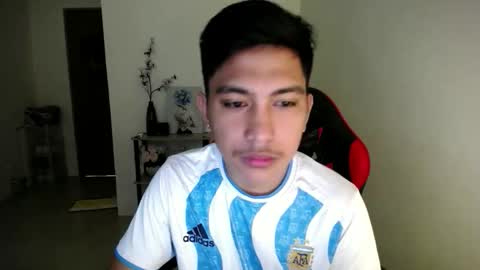 Snapshot of urcuteguy_jhonx chatting on 11.18.25 Dannie online show from 11.18.25