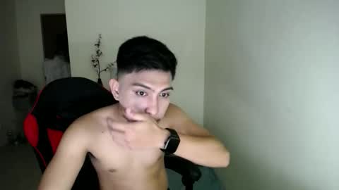 Snapshot of urcuteguy_jhonx chatting on 11.21.25 Dannie online show from 11.21.25