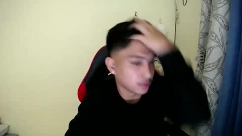 Snapshot of urcuteguy_jhonx chatting on 11.23.25 Dannie online show from 11.23.25