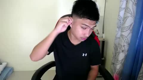 Snapshot of urcuteguy_jhonx chatting on 11.24.25 Dannie online show from 11.24.25