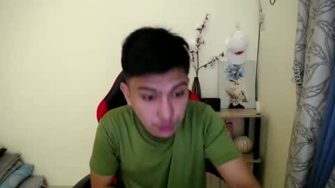 Snapshot of urcuteguy_jhonx chatting on 11.26.25 Dannie online show from 11.26.25