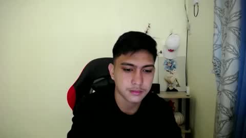 Snapshot of urcuteguy_jhonx chatting on 11.27.25 Dannie online show from 11.27.25