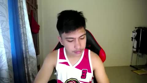 Snapshot of urcuteguy_jhonx chatting on 12.02.25 Dannie online show from 12.02.25