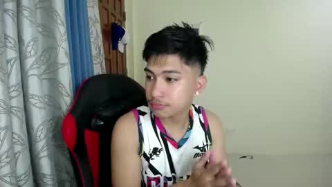 Snapshot of urcuteguy_jhonx chatting on 12.16.25 Dannie online show from 12.16.25