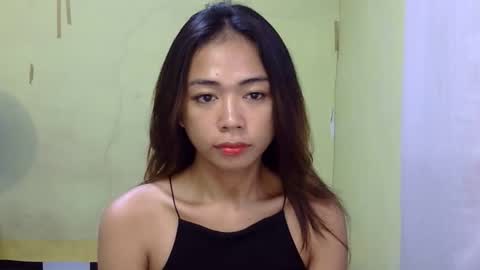 Snapshot of urfantacyjamaica chatting on 12.20.25 ayumi reacher online show from 12.20.25